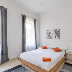 Centre Apartment
