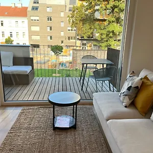  Apartment Terrace Flair