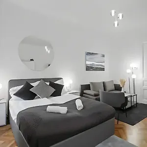 Apartment, Central, 2 Min To U1 Keplerplatz Apartmán